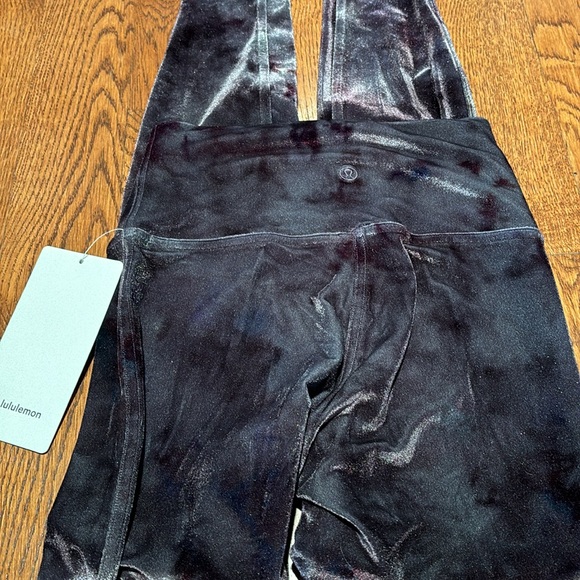 Lululemon wunder lounge HR velour size 4 - Picture 5 of 6